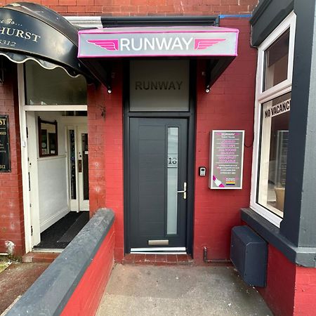 B&B Runway Blackpool - Minutes From Winter Gardens - Dog Friendly - Exceptionally Quiet - Very Close H&A Social Club (Adults Only) Exterior photo